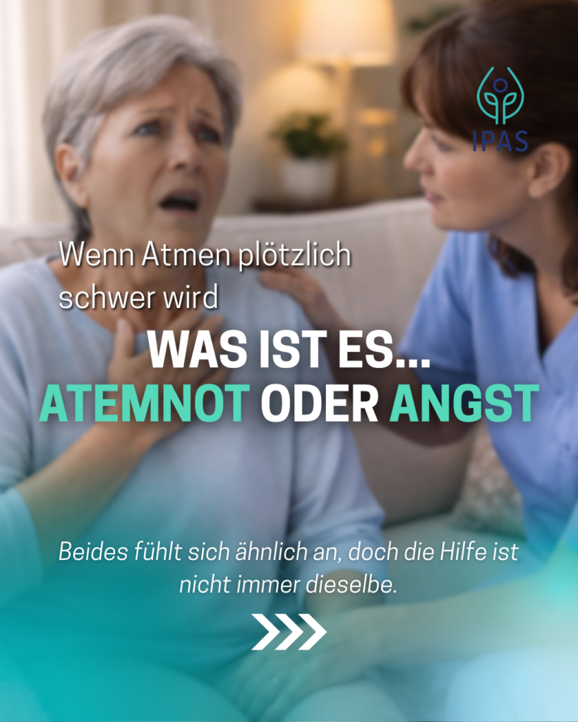 Auf dem Bild sieht man eine Frau mit kurzen grauen Haaren. Sie packt sich an den Hals und hat den Mund offenstehen. Neben ihr sitzt eine junge Frau mit brünetten Haaren. Sie hat eine Hand auf die schulter der anderen Frau gelegt. Im Vordergrund ist weißer und türkis farbener Text. Symbolisch für: Atemnot oder Angst? – So erkennst du den Unterschied richtig
